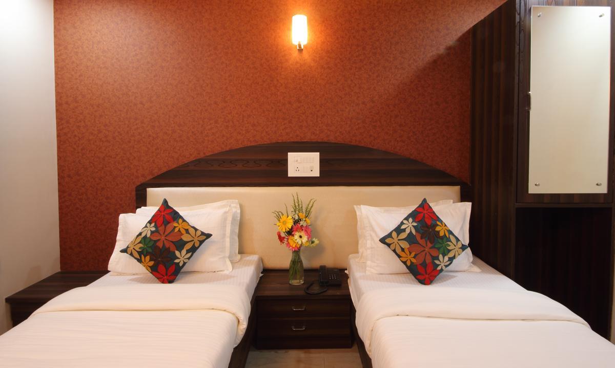 Hotel Railway Inn Thane Eksteriør bilde